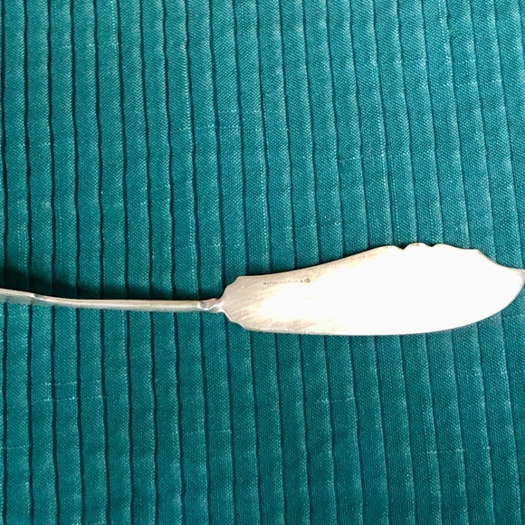 1847 Rogers Bros A1 Silver or Silverplate Master Butter Knife Tipped fiddle - Picture 4 of 14